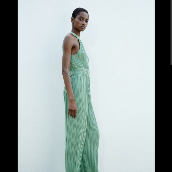 Zara Green Halter Jumpsuit with Flowing Wide-Leg Design Medium - Picture 5 of 16